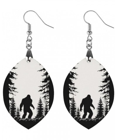 Bigfoot Forest Snow Wooden Dangle Earrings Drop Earrings Fashion Pendant Ear Hoops Gifts Prom Party for Women Girls Apricot s...