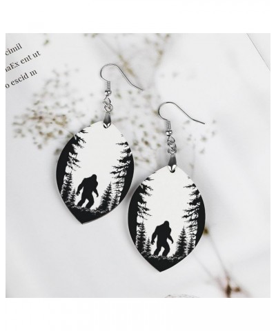 Bigfoot Forest Snow Wooden Dangle Earrings Drop Earrings Fashion Pendant Ear Hoops Gifts Prom Party for Women Girls Apricot s...