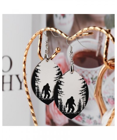 Bigfoot Forest Snow Wooden Dangle Earrings Drop Earrings Fashion Pendant Ear Hoops Gifts Prom Party for Women Girls Apricot s...