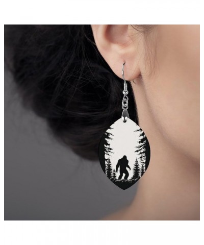 Bigfoot Forest Snow Wooden Dangle Earrings Drop Earrings Fashion Pendant Ear Hoops Gifts Prom Party for Women Girls Apricot s...